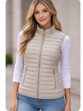 TAHARI Tan Lightweight Quilted Puffer Full Zip Vest M NWOT